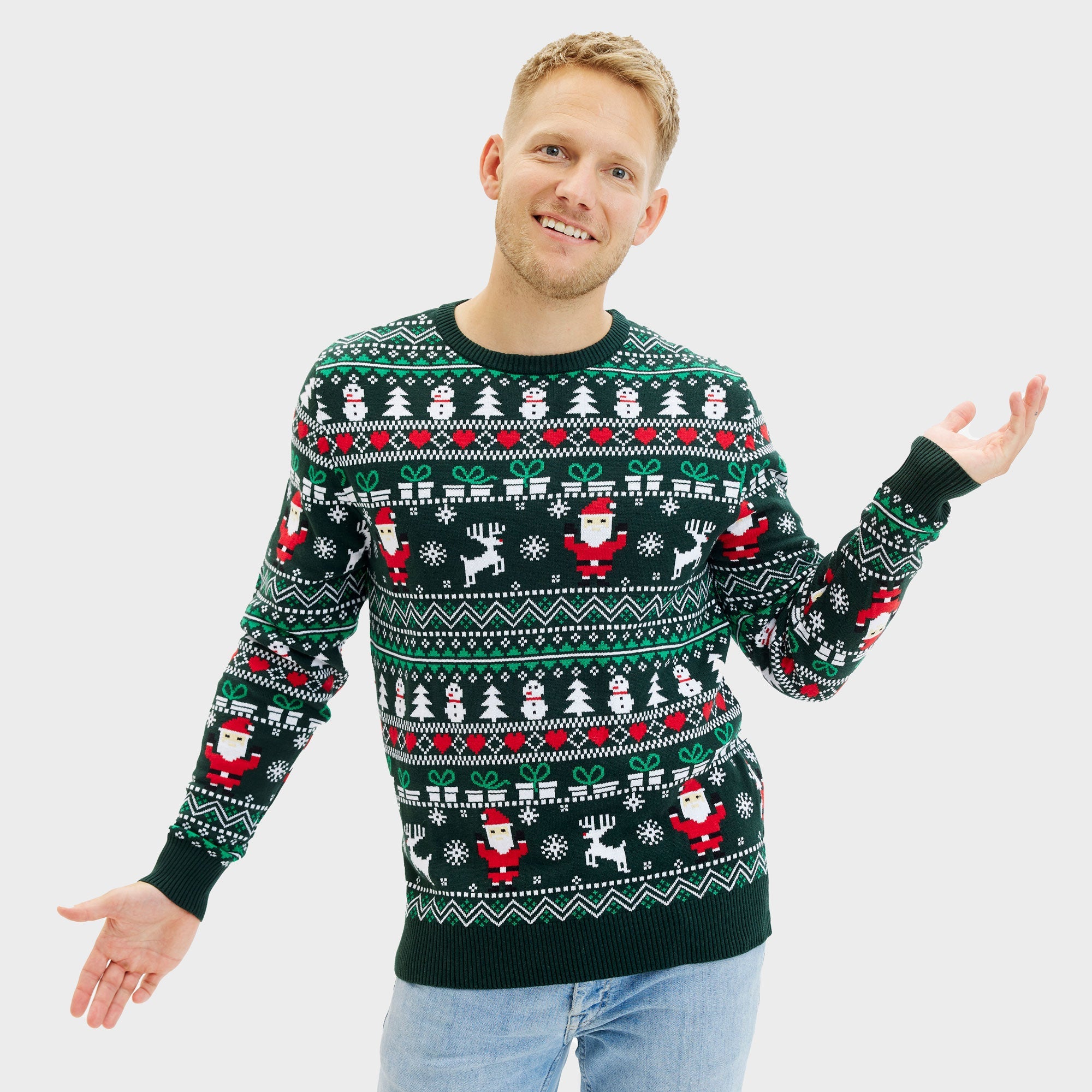 Grüner Weihnachtspullover Herren mit Rentier- und Weihnachtsmann-Motiv, nachhaltige Bio-Baumwolle.