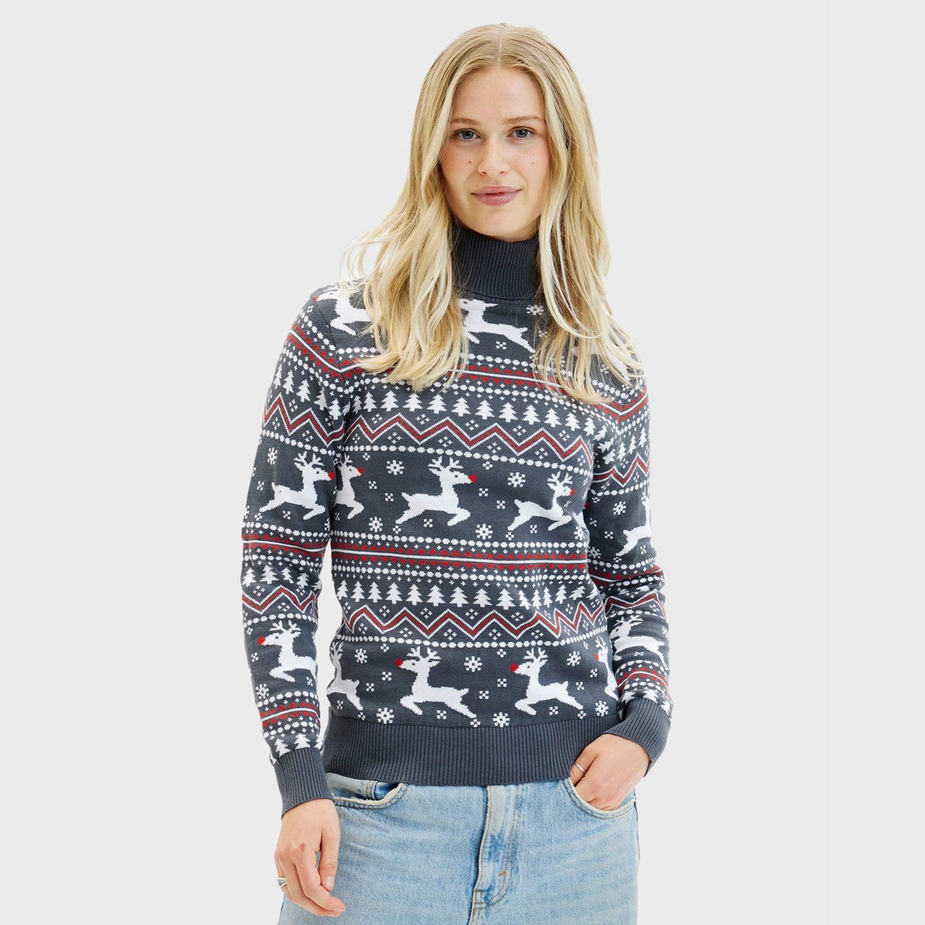 Grau-blauer Weihnachtspullover Damen mit Rollkragen und Rentiermuster, nachhaltig organic Baumwolle.