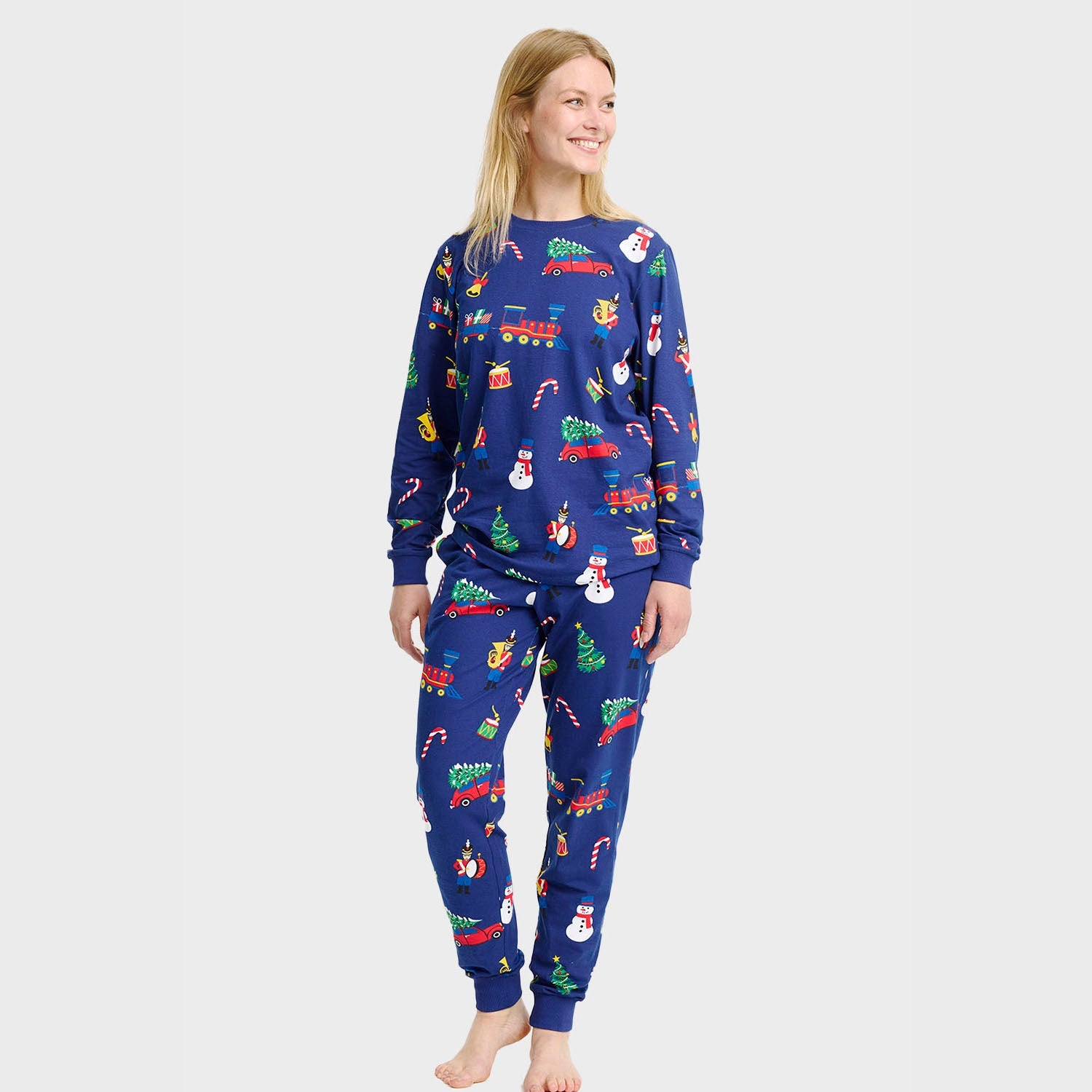 Damen Weihnachtspyjama mit buntem Weihnachtsmotiv in Blau, weihnachtspullover damen Stil.
