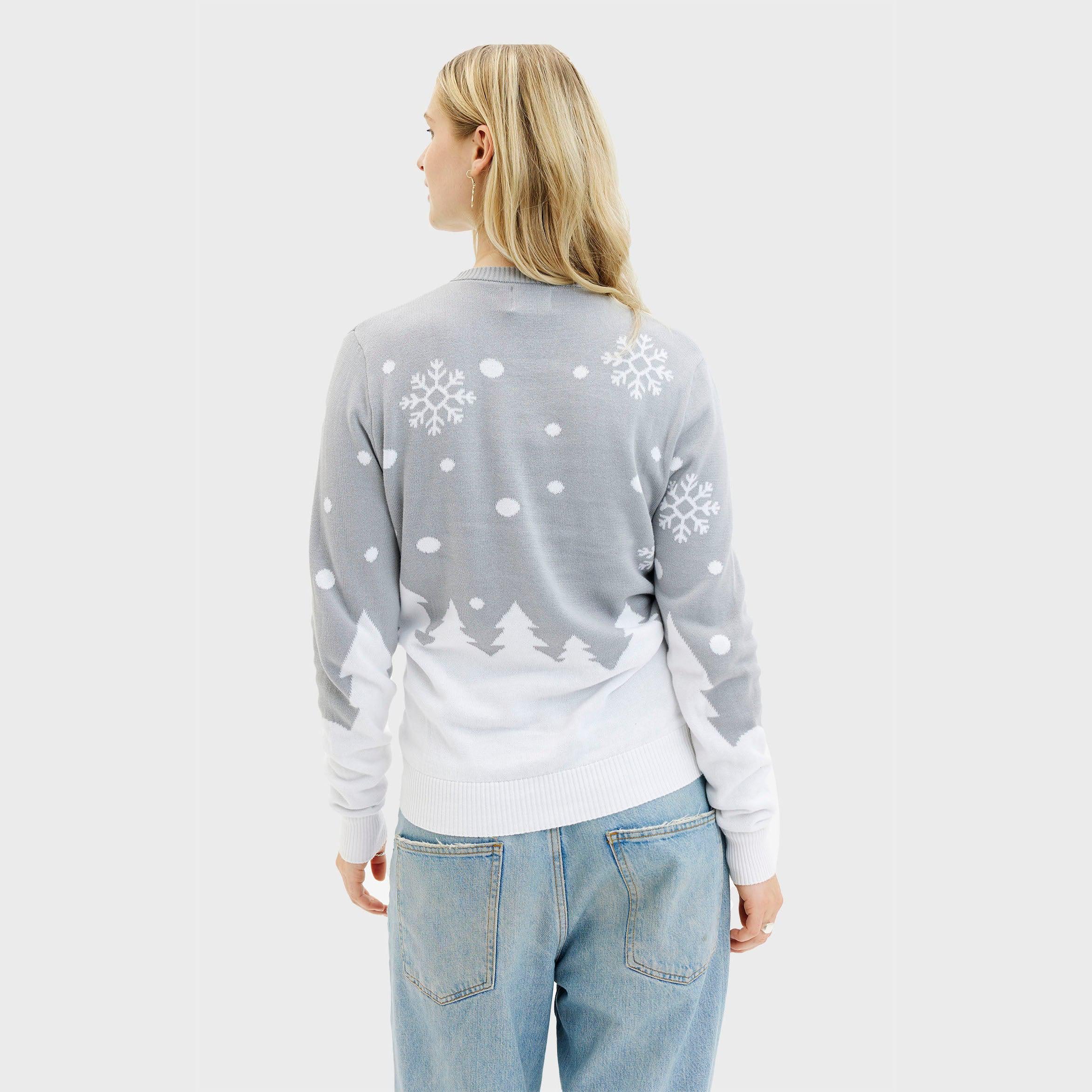 Grau-weißer Weihnachtspullover Damen mit Schneeflockenmuster und Weihnachtsbaum-Silhouette, nachhaltige Baumwolle.