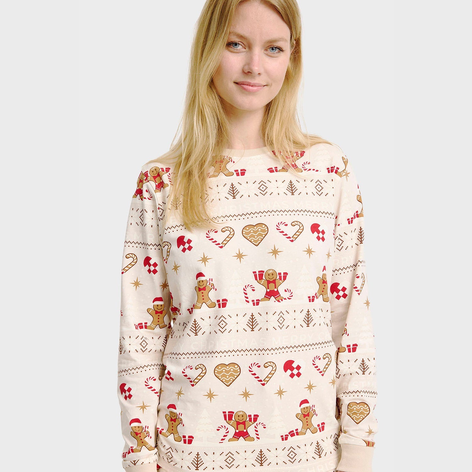 Beiger Weihnachtskeks Weihnachtspyjama Damen mit Lebkuchenmännern, Herzen und Zuckerstangenmuster.